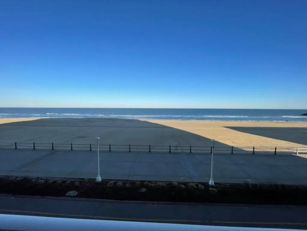 Holiday home Bikinis And Martinis At Dolphin Run-Oceanfront-Pool! Villa Virginia Beach