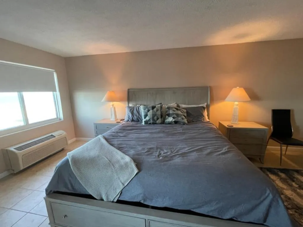 Bikinis And Martinis At Dolphin Run-Oceanfront-Pool! Villa Virginia Beach Holiday home