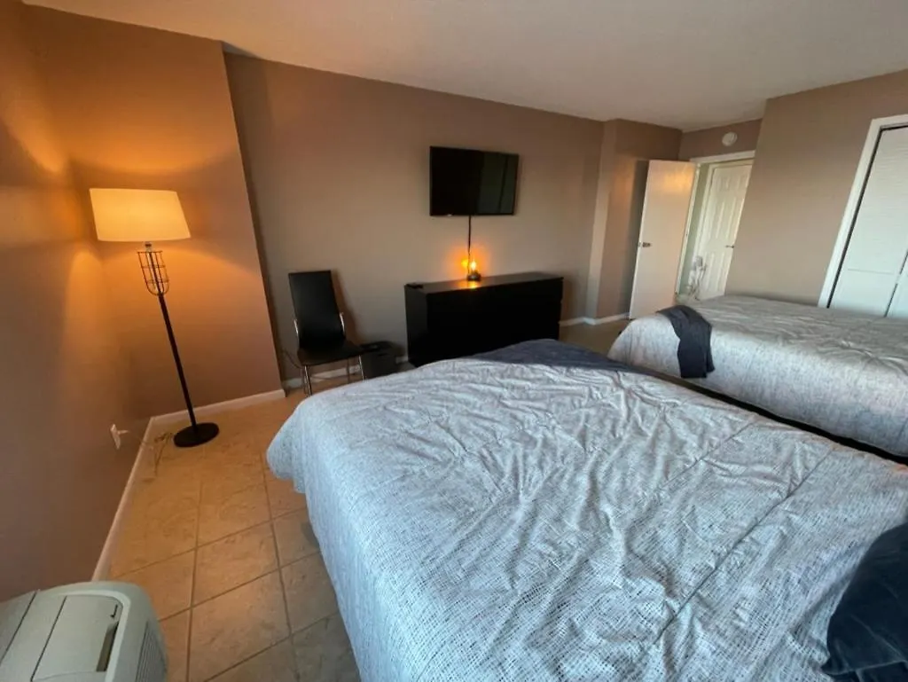 Casa vacanze Villa Bikinis And Martinis At Dolphin Run-Oceanfront-Pool! Virginia Beach